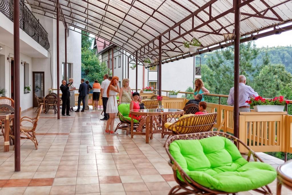 Karpaty Hotell Jaremtje Exteriör bild