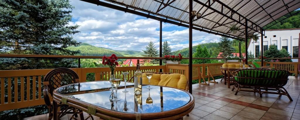 Karpaty Hotell Jaremtje Exteriör bild