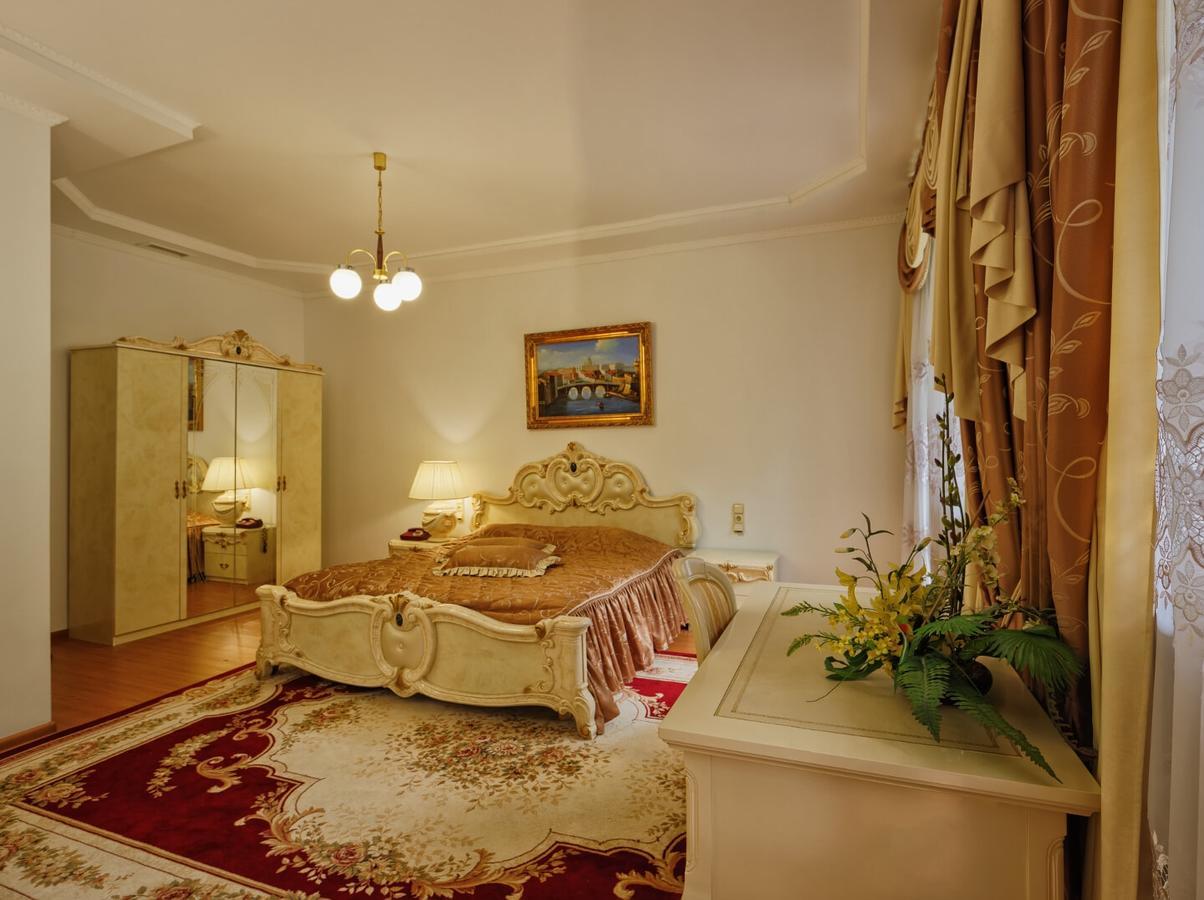 Karpaty Hotell Jaremtje Exteriör bild